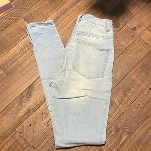 Light wash jeggings